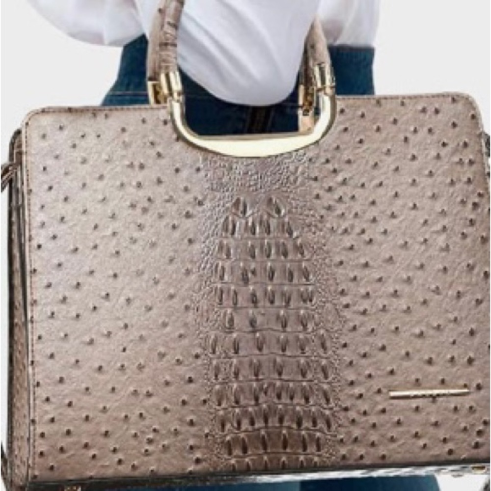 Dasien handbag.